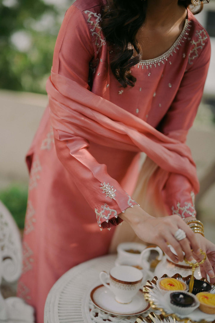 Hue Pret | Zard Collection | SAJA - Hoorain Designer Wear - Pakistani Ladies Branded Stitched Clothes in United Kingdom, United states, CA and Australia