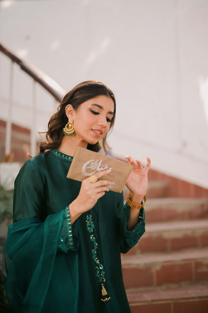 Hue Pret | Zard Collection | NAZ - Hoorain Designer Wear - Pakistani Ladies Branded Stitched Clothes in United Kingdom, United states, CA and Australia