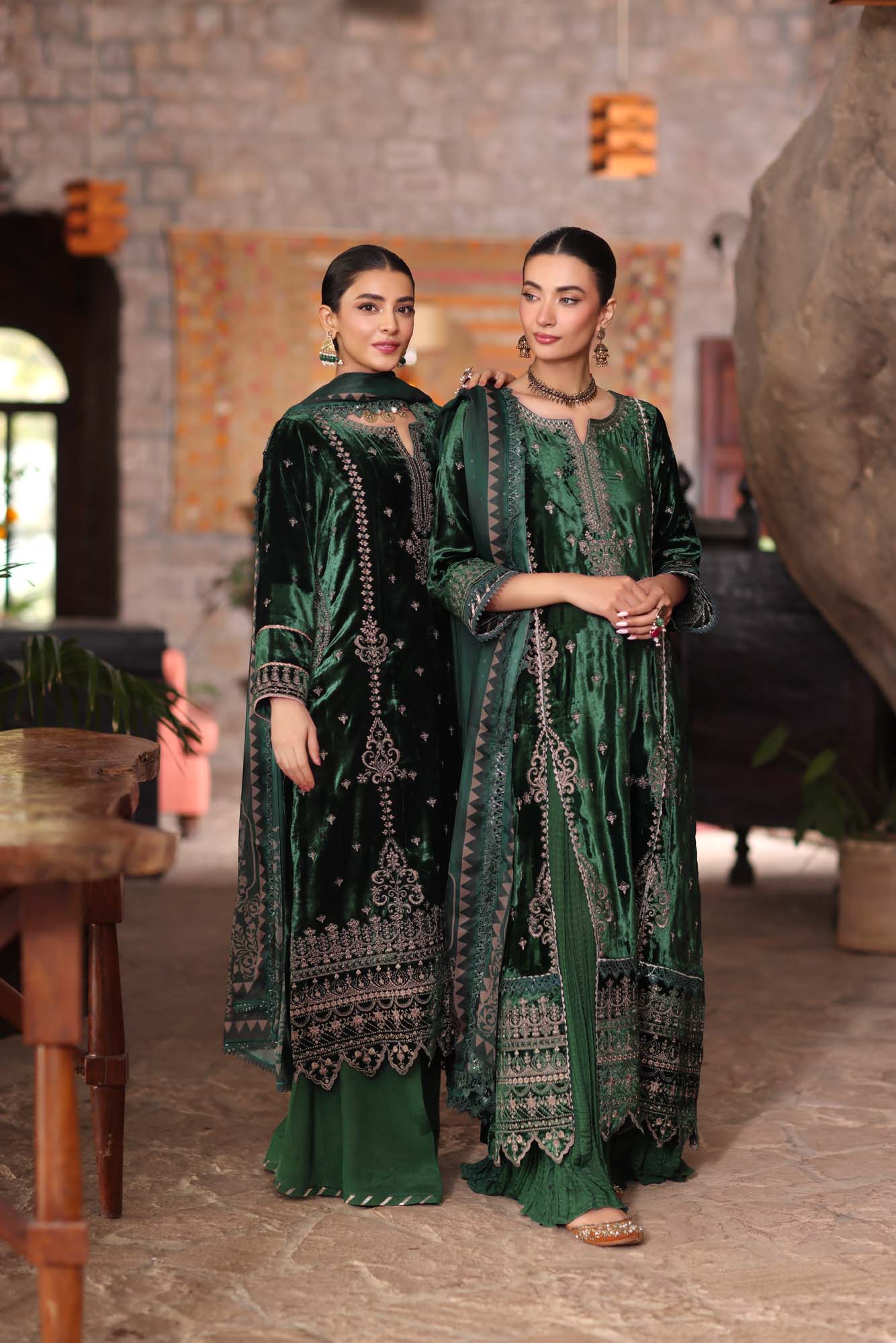 Noor by Saadia Asad | Suzaankari Winter 24 | D11