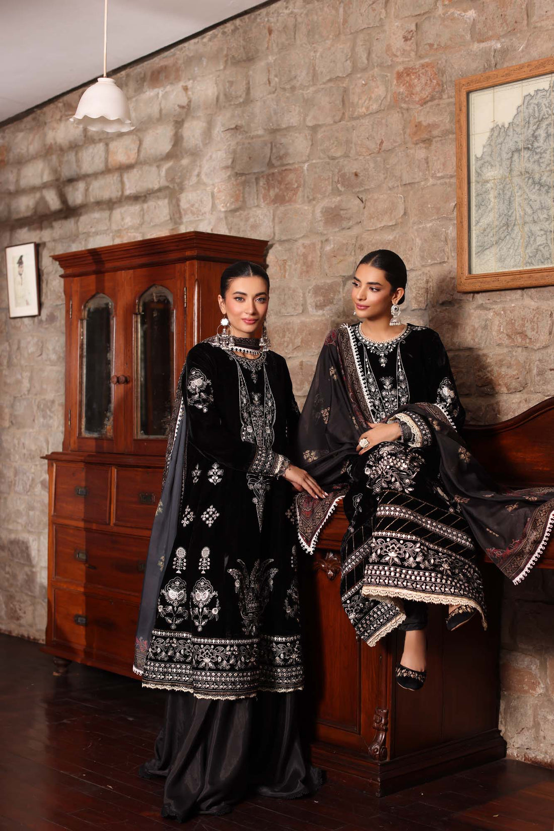 Noor by Saadia Asad | Suzaankari Winter 24 | D12