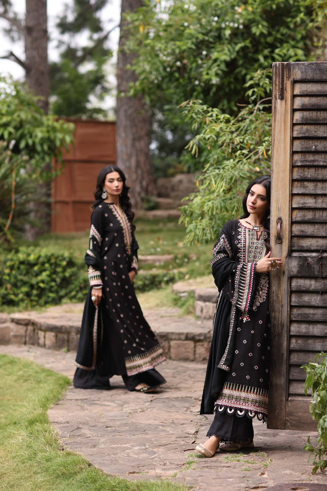 Noor by Saadia Asad | Suzaankari Winter 24 | D05