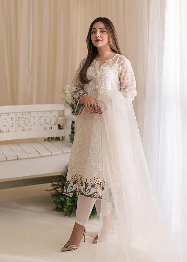 Sadaf Fawad Khan | Lyla Festive Pret | Plumeria - Hoorain Designer Wear - Pakistani Ladies Branded Stitched Clothes in United Kingdom, United states, CA and Australia