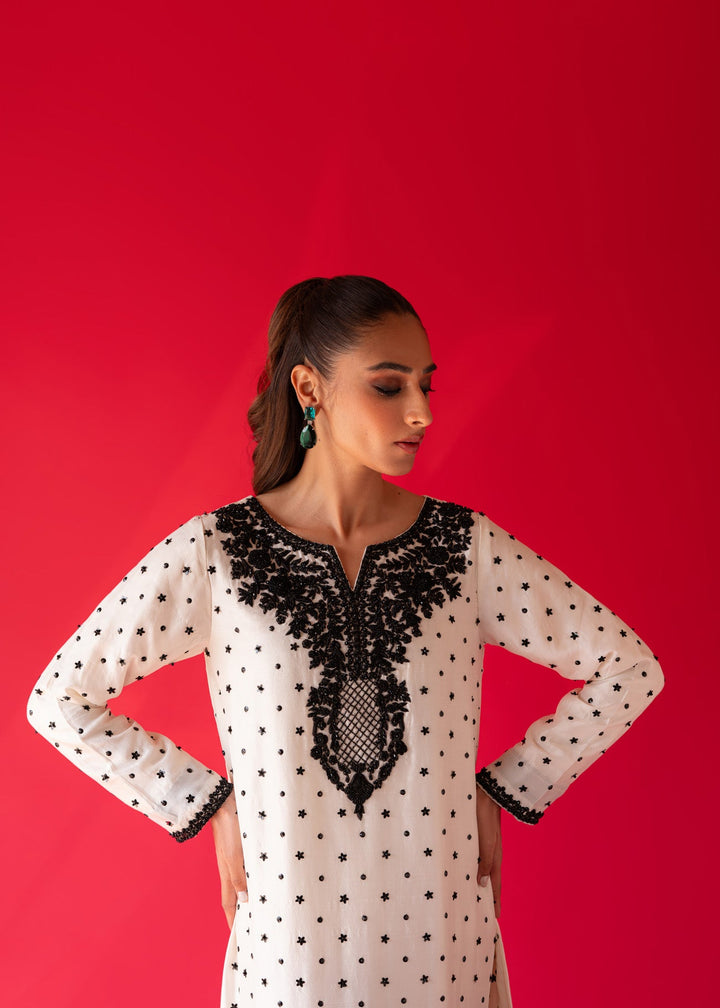 Sammy K | Taara Collection | FALAK - Hoorain Designer Wear - Pakistani Ladies Branded Stitched Clothes in United Kingdom, United states, CA and Australia