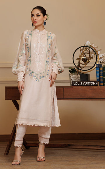 Threads and Motifs | Ready To Wear 2024 | 8972