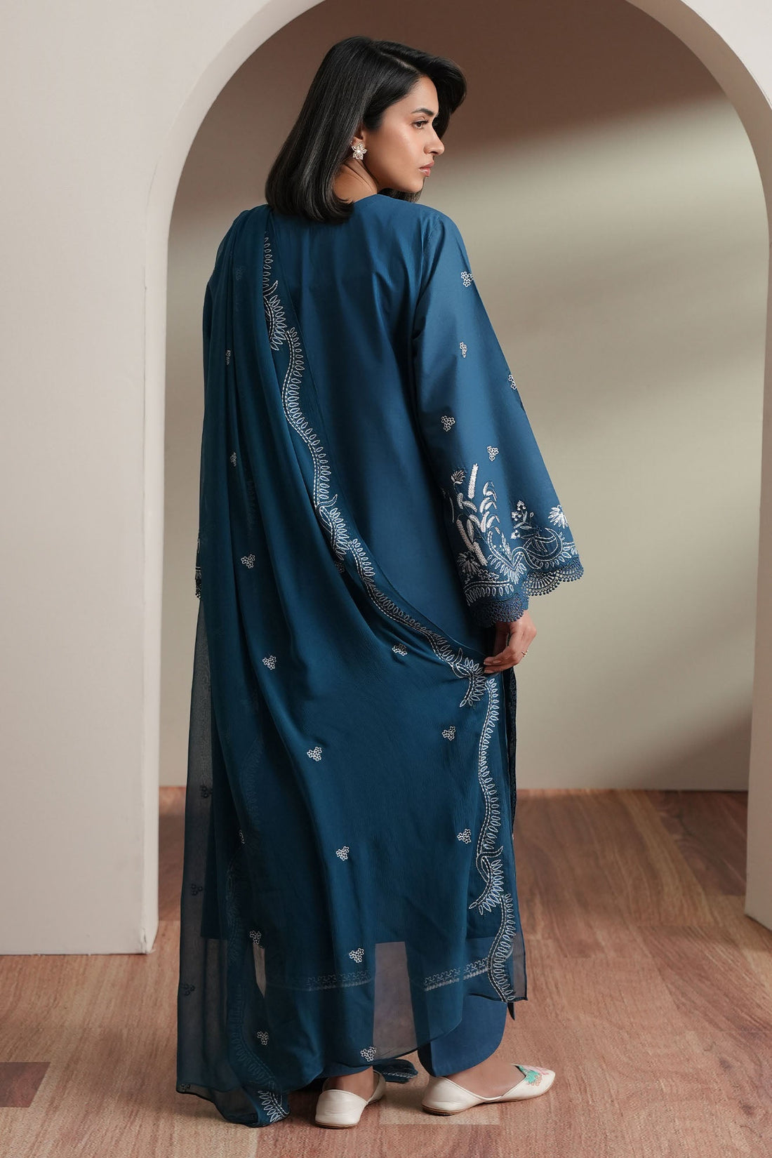 Cross Stitch | Mahiri Embroidered Collection 26 |SAPPHIRE GARDEN