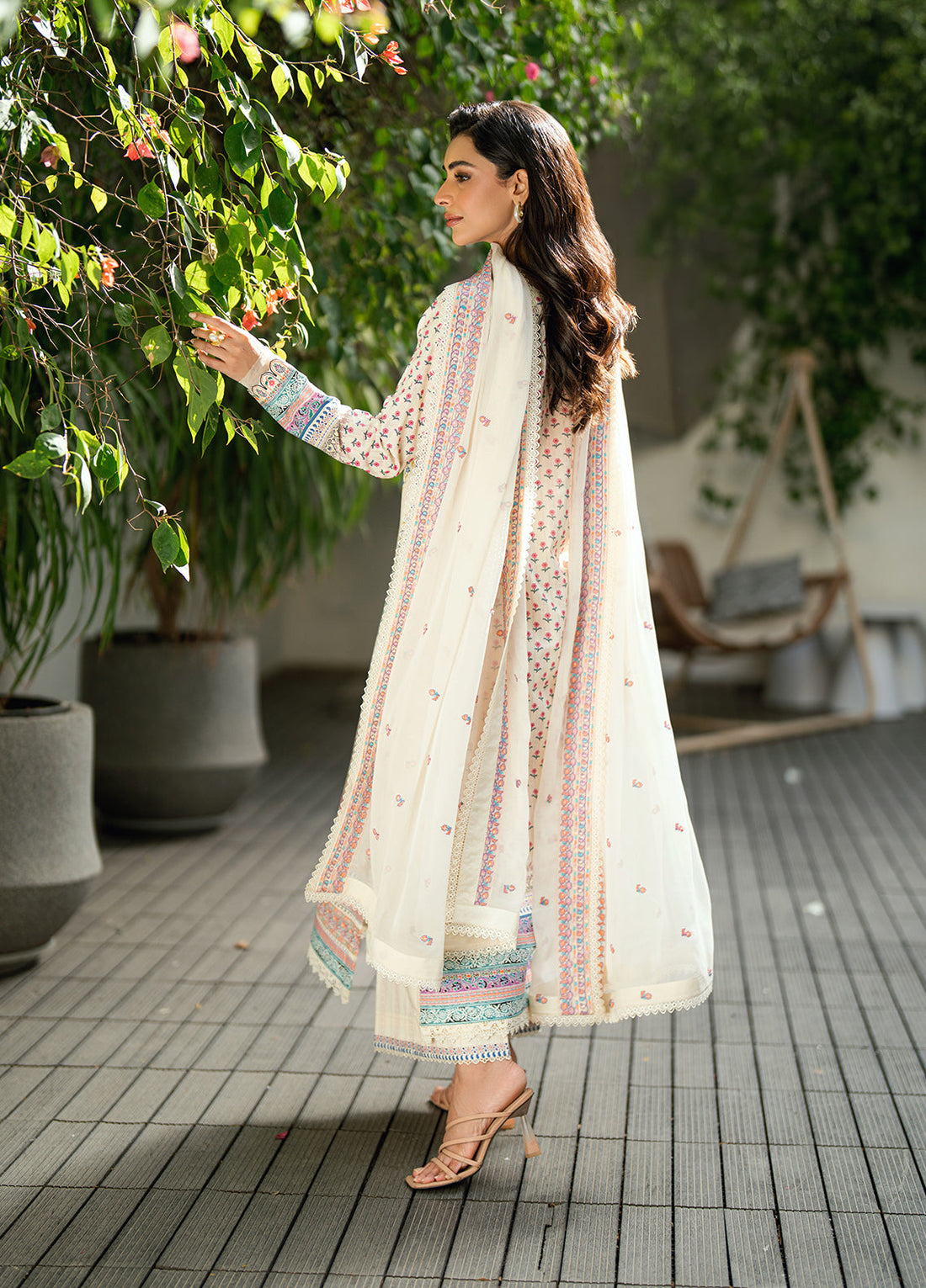 Sahane Sahane Virelle The Lawn Edit | Pakistani Suits UK – Hoorain Designer Wear