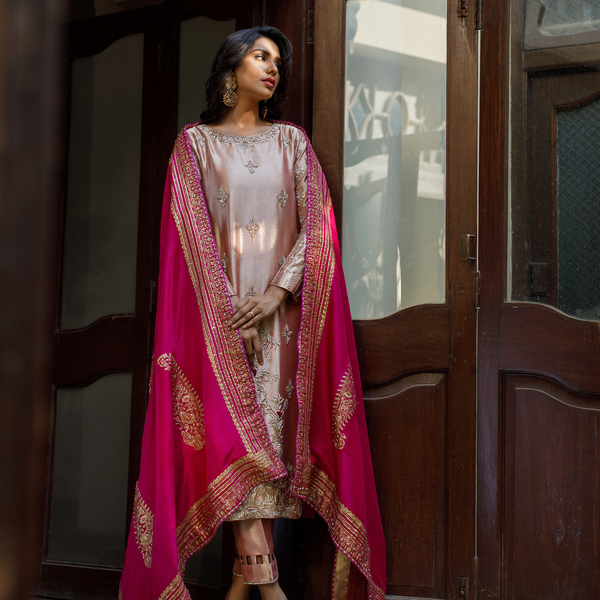 Wahajmkhan | Bahar Begum Formals | TISSUE PINK & MAGENTA SHAWL - Pakistani Clothes for women, in United Kingdom and United States