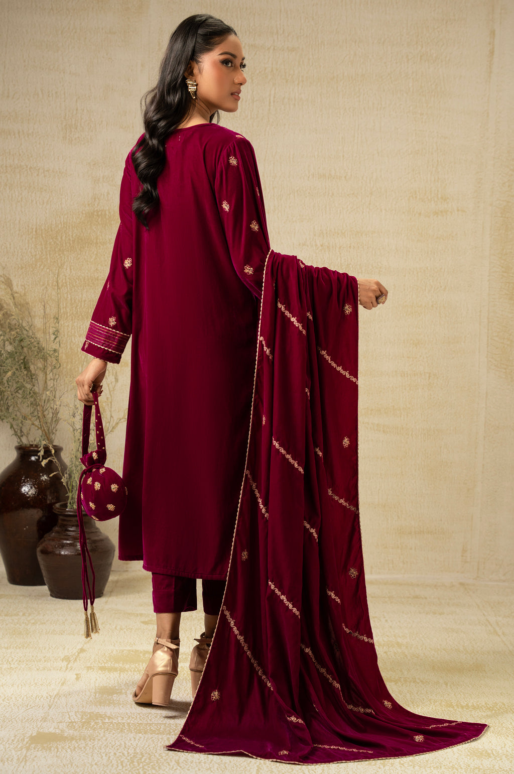 Zeen | Winter 25 | WUM35846