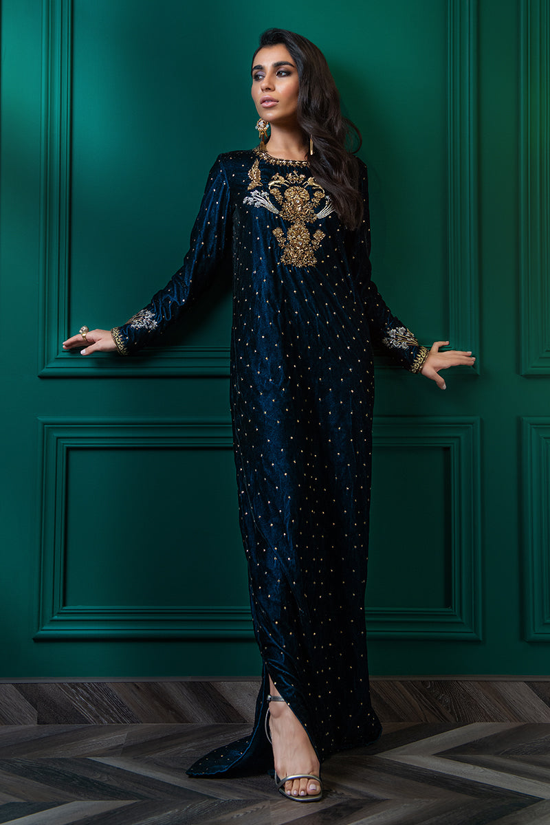 Wardha Saleem | Velvets Winter Fall 24 |  Shikar Gah 2