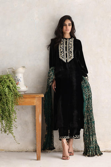 Sana Abbas | Velvet Formals | ZAAI