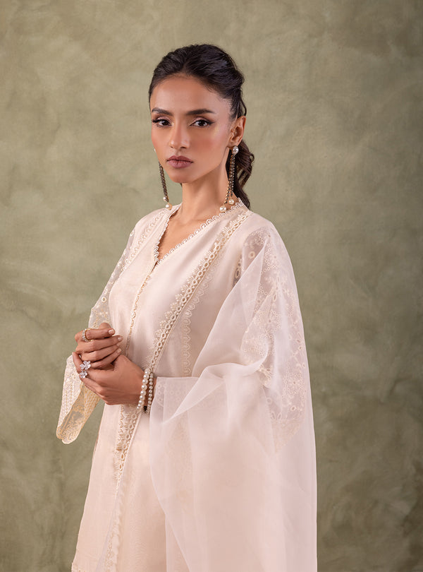Zainab Chottani | Eid Edit | HAREEM - Hoorain Designer Wear - Pakistani Ladies Branded Stitched Clothes in United Kingdom, United states, CA and Australia