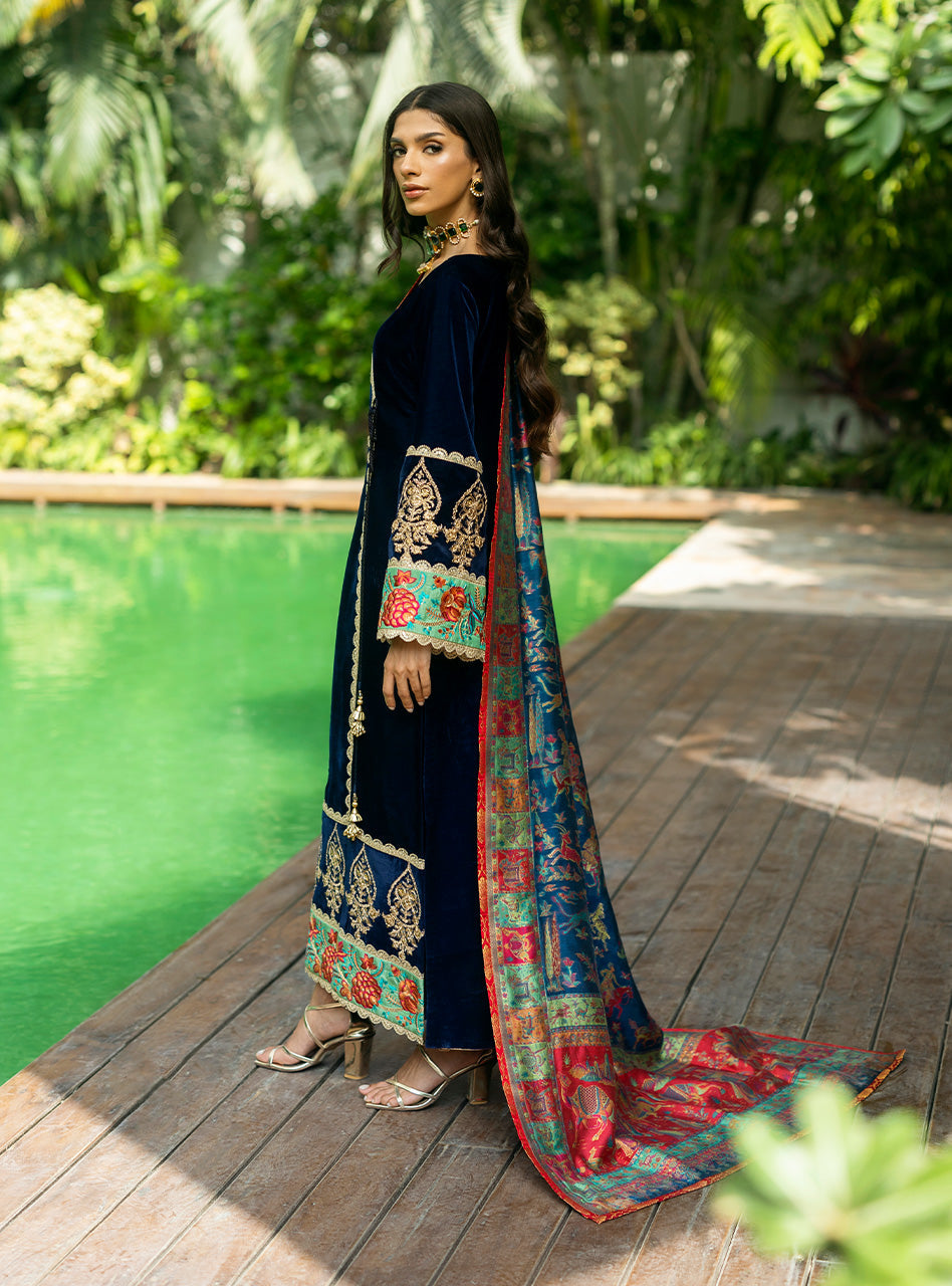 Zainab Chottani | Makhmal Luxe Pret | Farrin