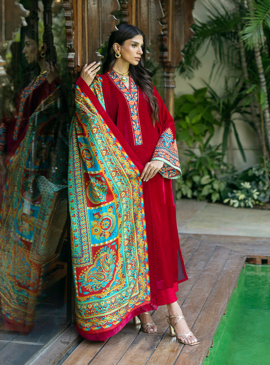 Zainab Chottani | Makhmal Luxe Pret | Shehla