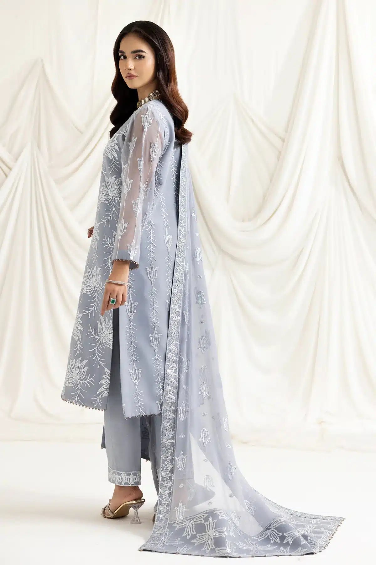 Alizeh | Dua Formals 23 | DUA - V02D05B - ELNAZ(GREY) - Pakistani Clothes - Hoorain Designer Wear