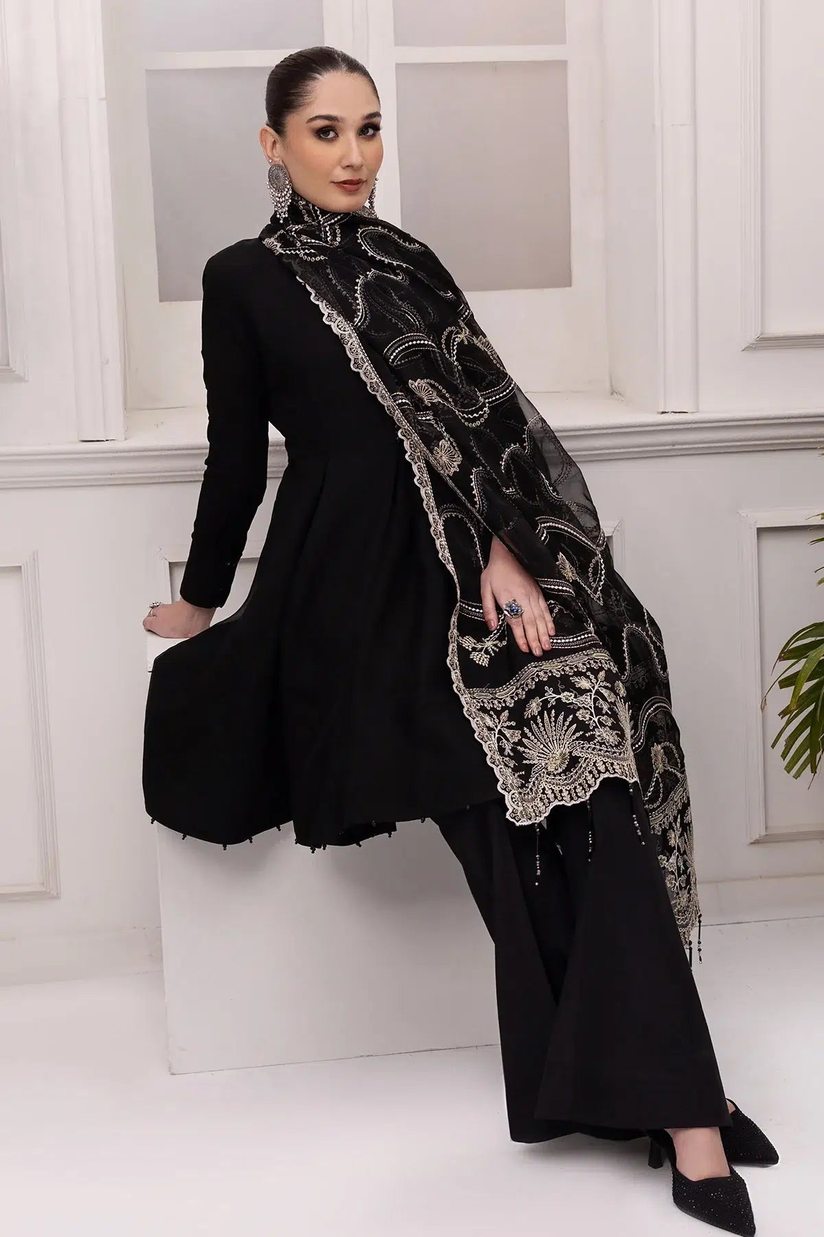 Alizeh | Formals Collection | Black Dress 3 piece - RTW1008 - Pakistani Clothes - Hoorain Designer Wear