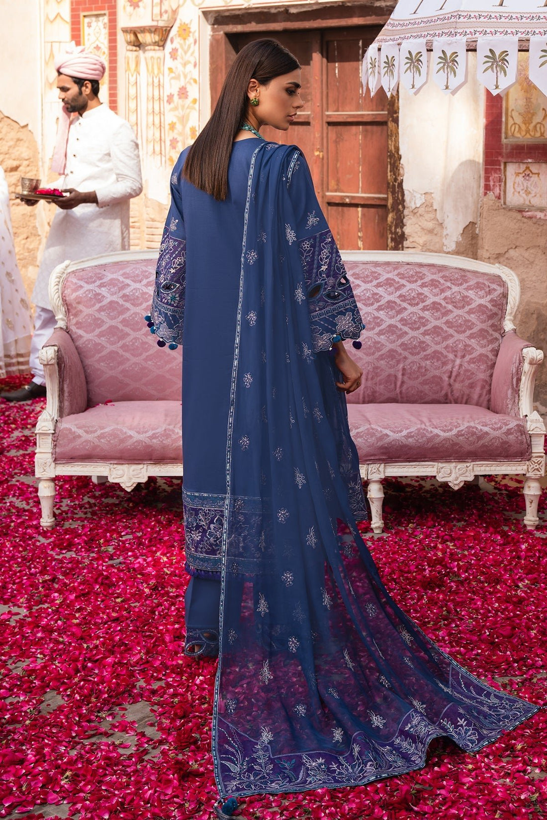 Alizeh | Rawayat Luxury Lawn 24 | Shehnaaz - Pakistani Clothes - Hoorain Designer Wear