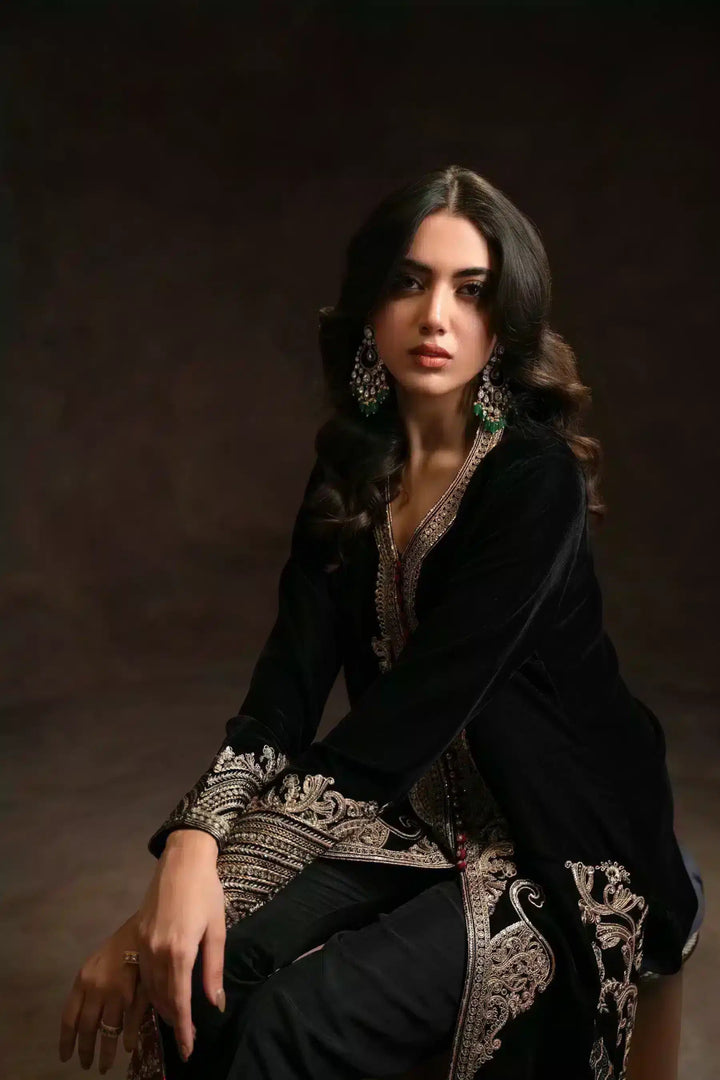 Ammara Khan | Velvet 23/24 | BLACK BEAUTY IN VELVET (D - 03) - Pakistani Clothes - Hoorain Designer Wear