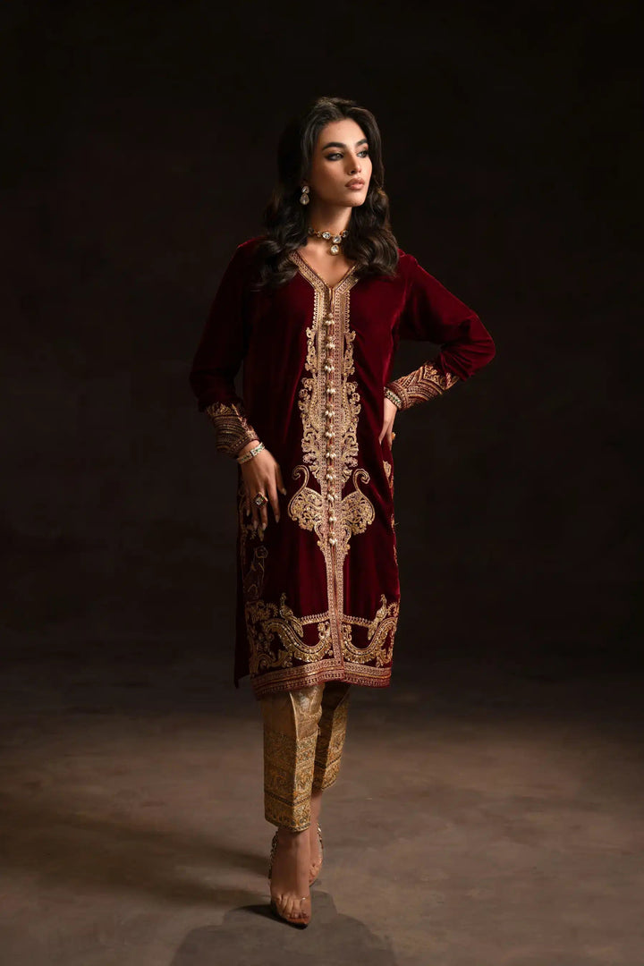 Ammara Khan | Velvet 23/24 | CLASSIC MAROON AND GOLD VELVET SET (D - 04) - Pakistani Clothes - Hoorain Designer Wear