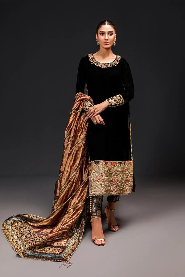 Ammara Khan | Velvet 23/24 | BLACK VELVET CLASSIC (D-07) - Hoorain Designer Wear - Pakistani Ladies Branded Stitched Clothes in United Kingdom, United states, CA and Australia