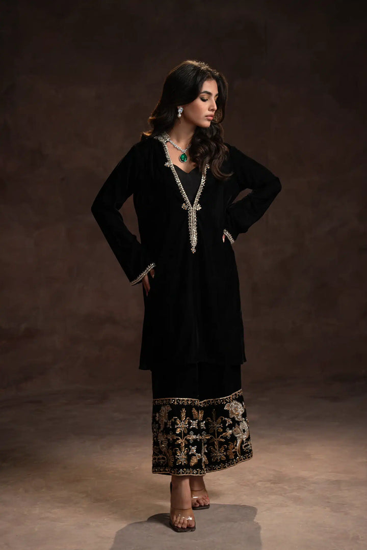 Ammara Khan | Velvet 23/24 | STATEMENT BLACK MATCHING SEPARATES (D-02) - Hoorain Designer Wear - Pakistani Ladies Branded Stitched Clothes in United Kingdom, United states, CA and Australia