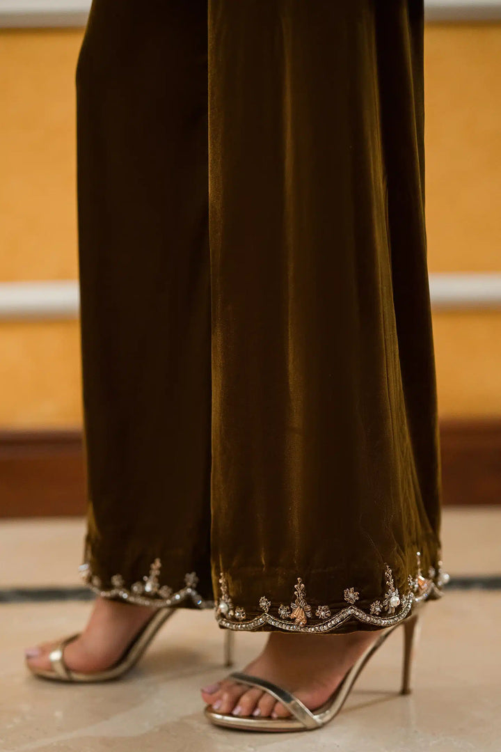 Ammara Khan | Velvet 23/24 | STATEMENT OLIVE BROWN MATCHING VELVET SEPARATES (D-09-A) - Hoorain Designer Wear - Pakistani Ladies Branded Stitched Clothes in United Kingdom, United states, CA and Australia