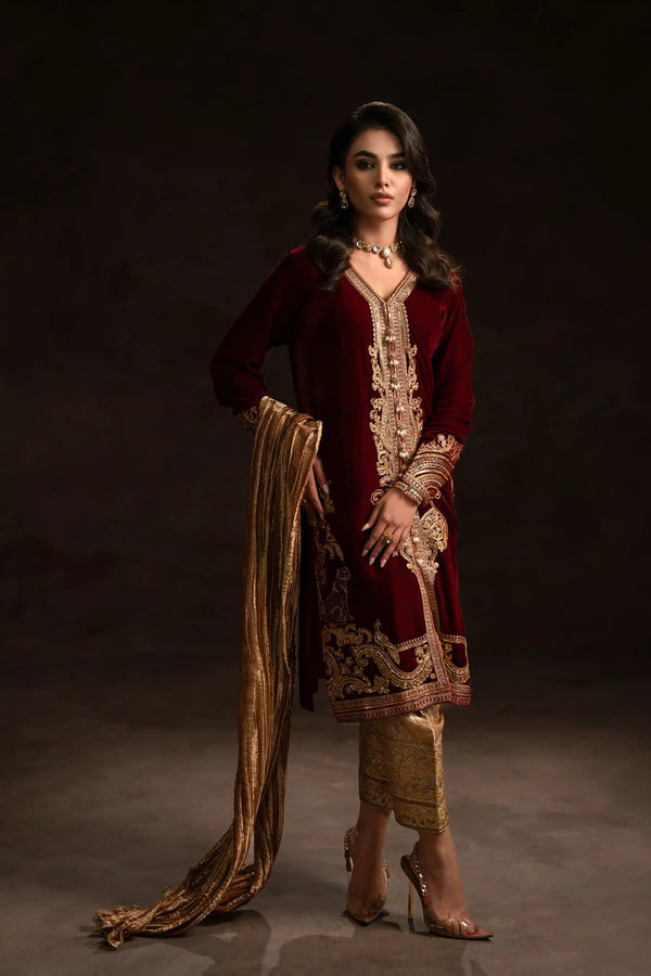 Ammara Khan | Velvet 23/24 | CLASSIC MAROON AND GOLD VELVET SET (D-04) - Hoorain Designer Wear - Pakistani Ladies Branded Stitched Clothes in United Kingdom, United states, CA and Australia