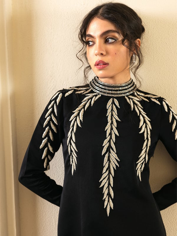 Caia | Mahiri Luxury Edit’24 | VIVACIÉ (BLACK) - Hoorain Designer Wear - Pakistani Ladies Branded Stitched Clothes in United Kingdom, United states, CA and Australia
