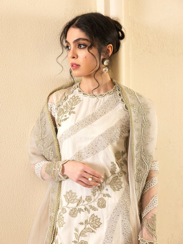 Caia | Mahiri Luxury Edit’24 | PEARL - Hoorain Designer Wear - Pakistani Ladies Branded Stitched Clothes in United Kingdom, United states, CA and Australia