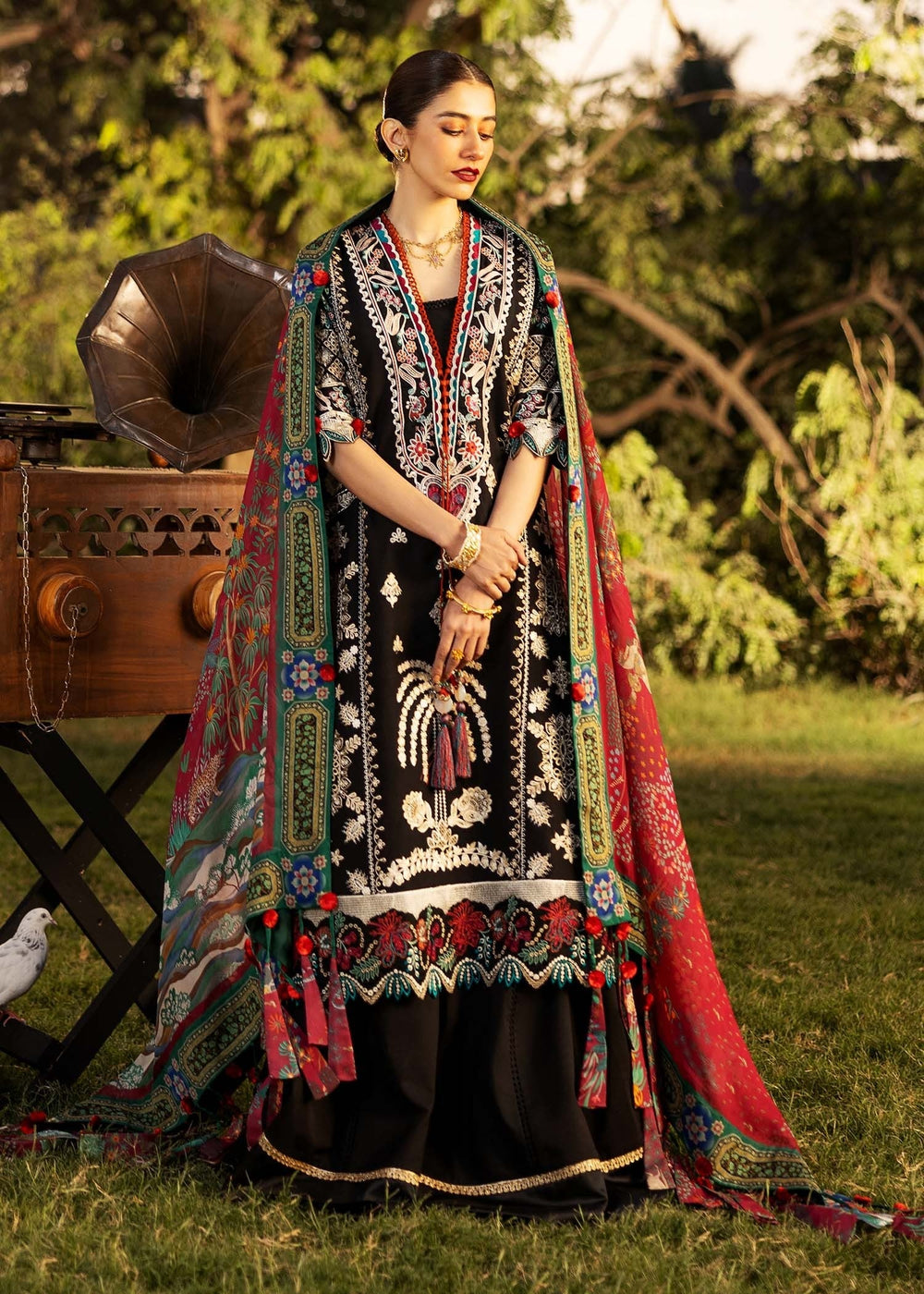 Sadaf Fawad Khan | Siraa Lawn 25 | PALM ISLAND - A