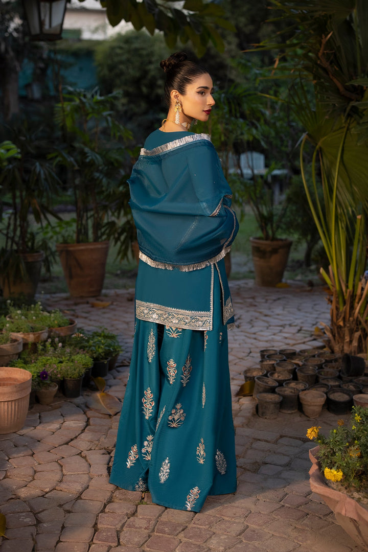 Erum Khan | Shahzeen Eid Collection | TWILIGHT - Hoorain Designer Wear - Pakistani Ladies Branded Stitched Clothes in United Kingdom, United states, CA and Australia