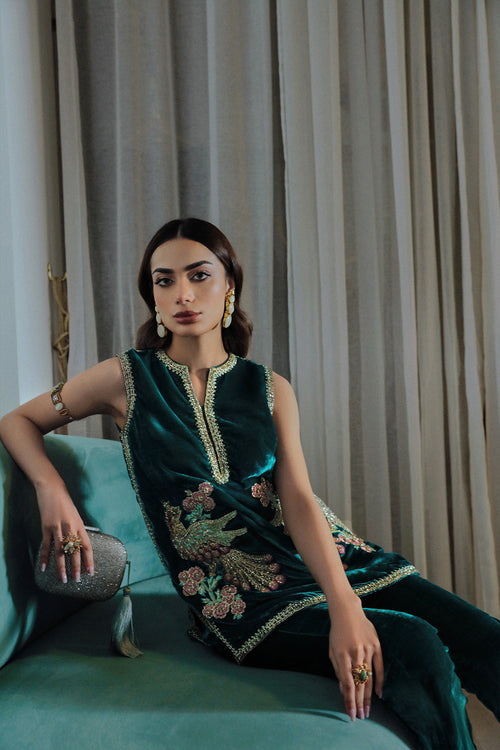 Saira Rizwan | Riona Luxury Formals | Simone - Hoorain Designer Wear - Pakistani Ladies Branded Stitched Clothes in United Kingdom, United states, CA and Australia