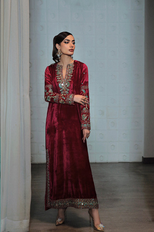 Saira Rizwan | Riona Luxury Formals | Julie - Hoorain Designer Wear - Pakistani Ladies Branded Stitched Clothes in United Kingdom, United states, CA and Australia