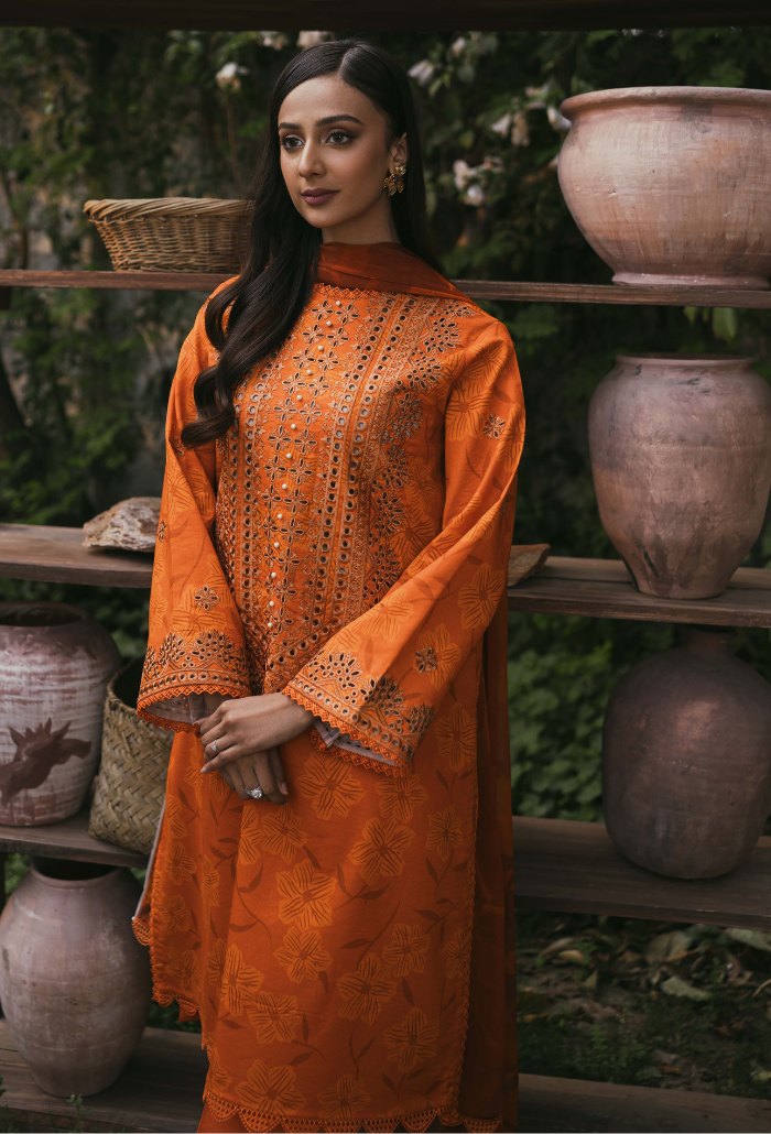 Humdum | Gardenia Lawn | D02 - Hoorain Designer Wear - Pakistani Ladies Branded Stitched Clothes in United Kingdom, United states, CA and Australia