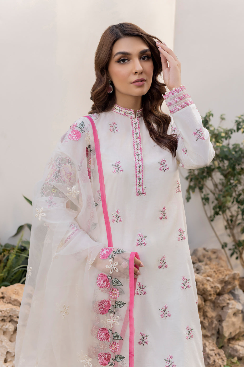 Iznik | Lawnkari 24 | UE-157 CANDYTUFT - Pakistani Clothes for women, in United Kingdom and United States