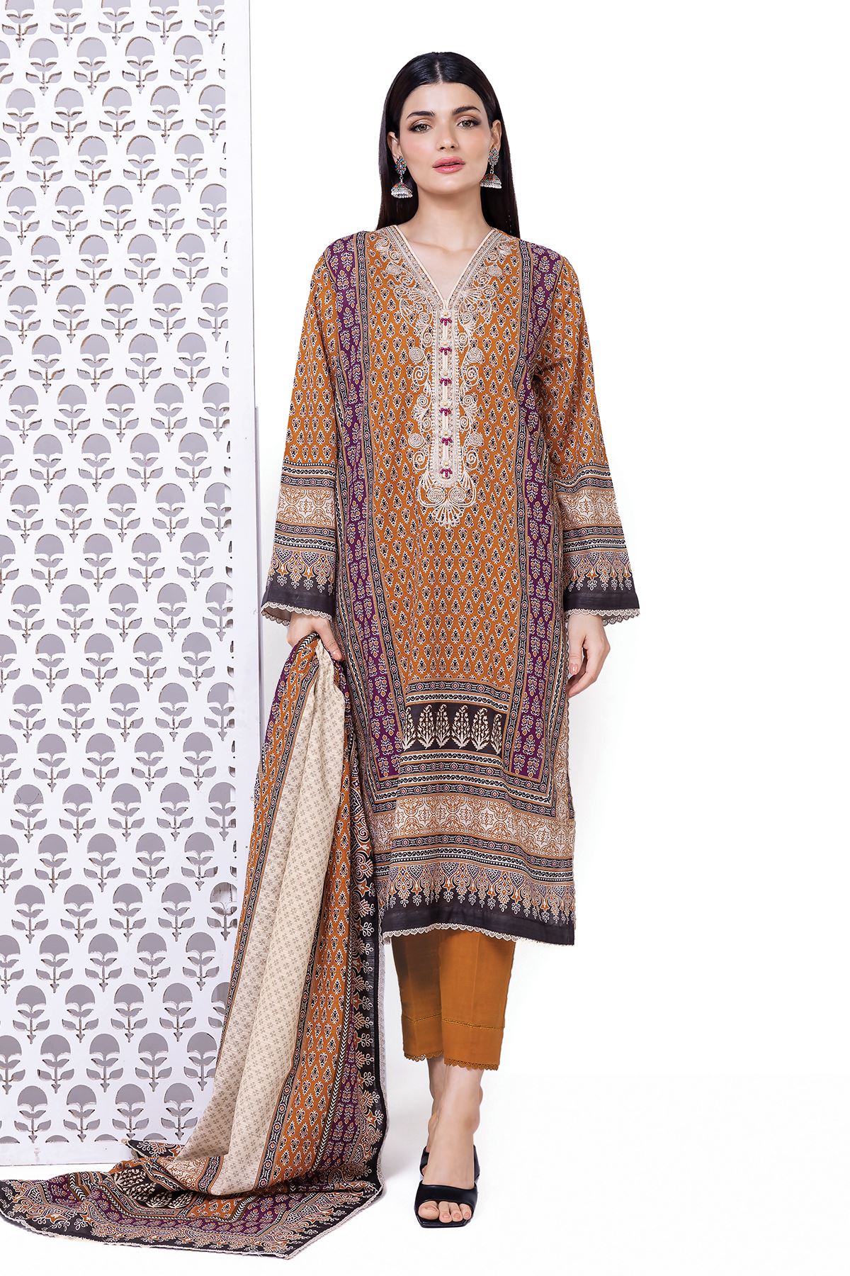 Khaadi | Essential Winter 24 | KEW 86