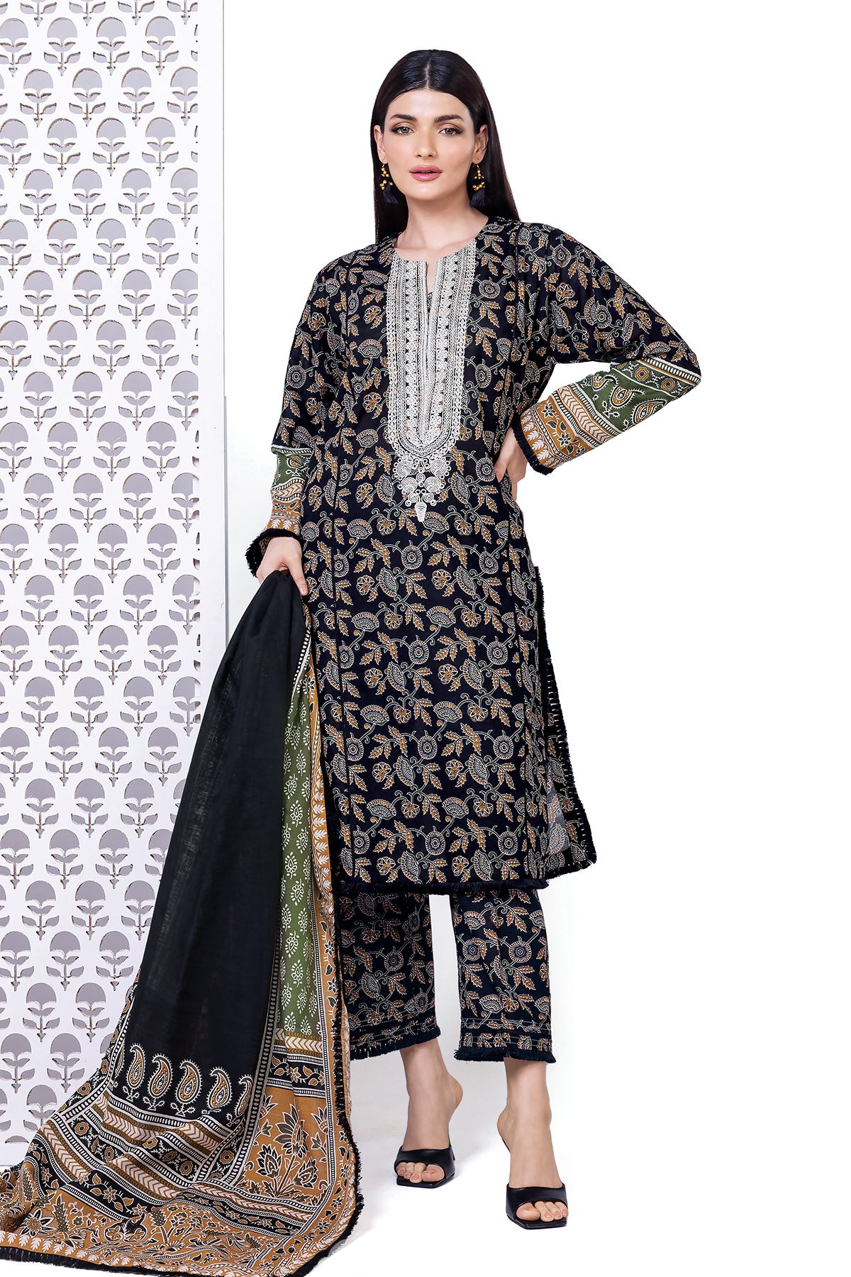 Khaadi | Essential Winter 24 | KEW 92