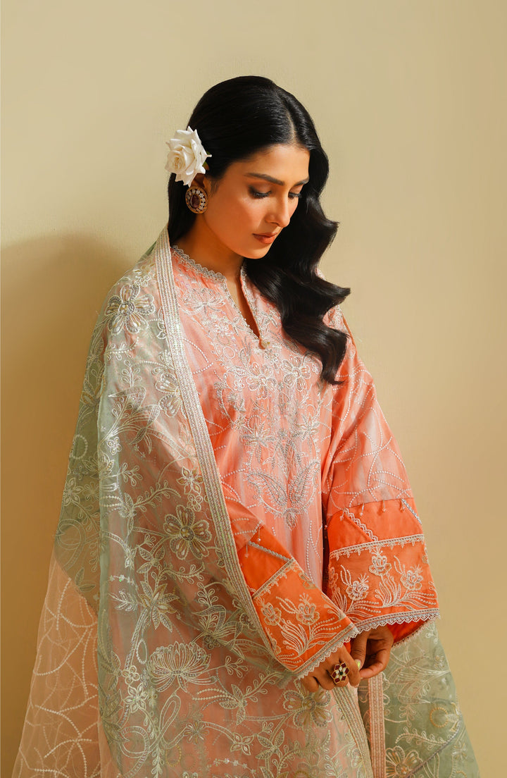 Maryum N Maria | Eid Luxury Lawn 24 | Aiza - Hoorain Designer Wear - Pakistani Ladies Branded Stitched Clothes in United Kingdom, United states, CA and Australia