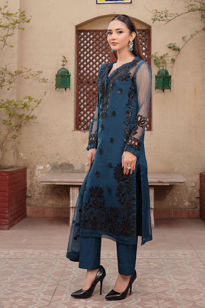 Maryams | Luxury Eid Pret | M-1102 - Hoorain Designer Wear - Pakistani Ladies Branded Stitched Clothes in United Kingdom, United states, CA and Australia