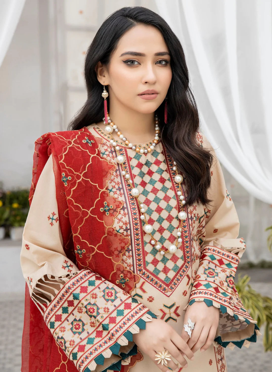 Mohagni | Muntazir Luxury Lawn 24 | AM-15 - Pakistani Clothes for women, in United Kingdom and United States