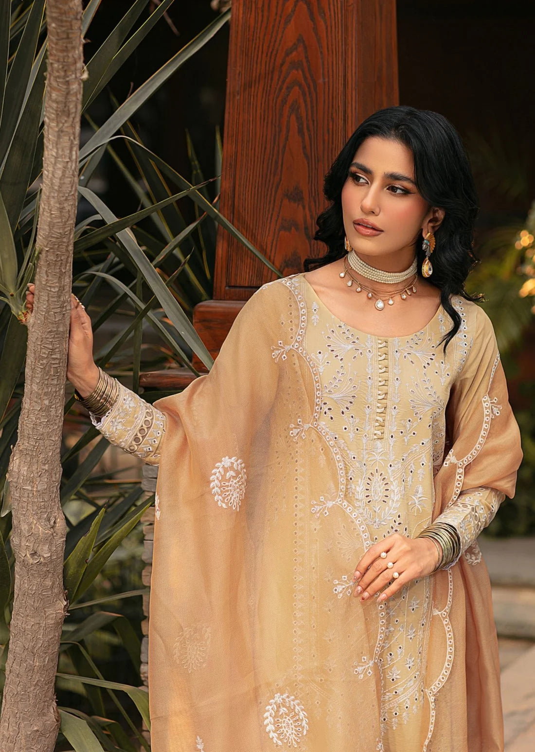 Mohagni | Muntazir Luxury Lawn 24 | CM-05 - Pakistani Clothes for women, in United Kingdom and United States