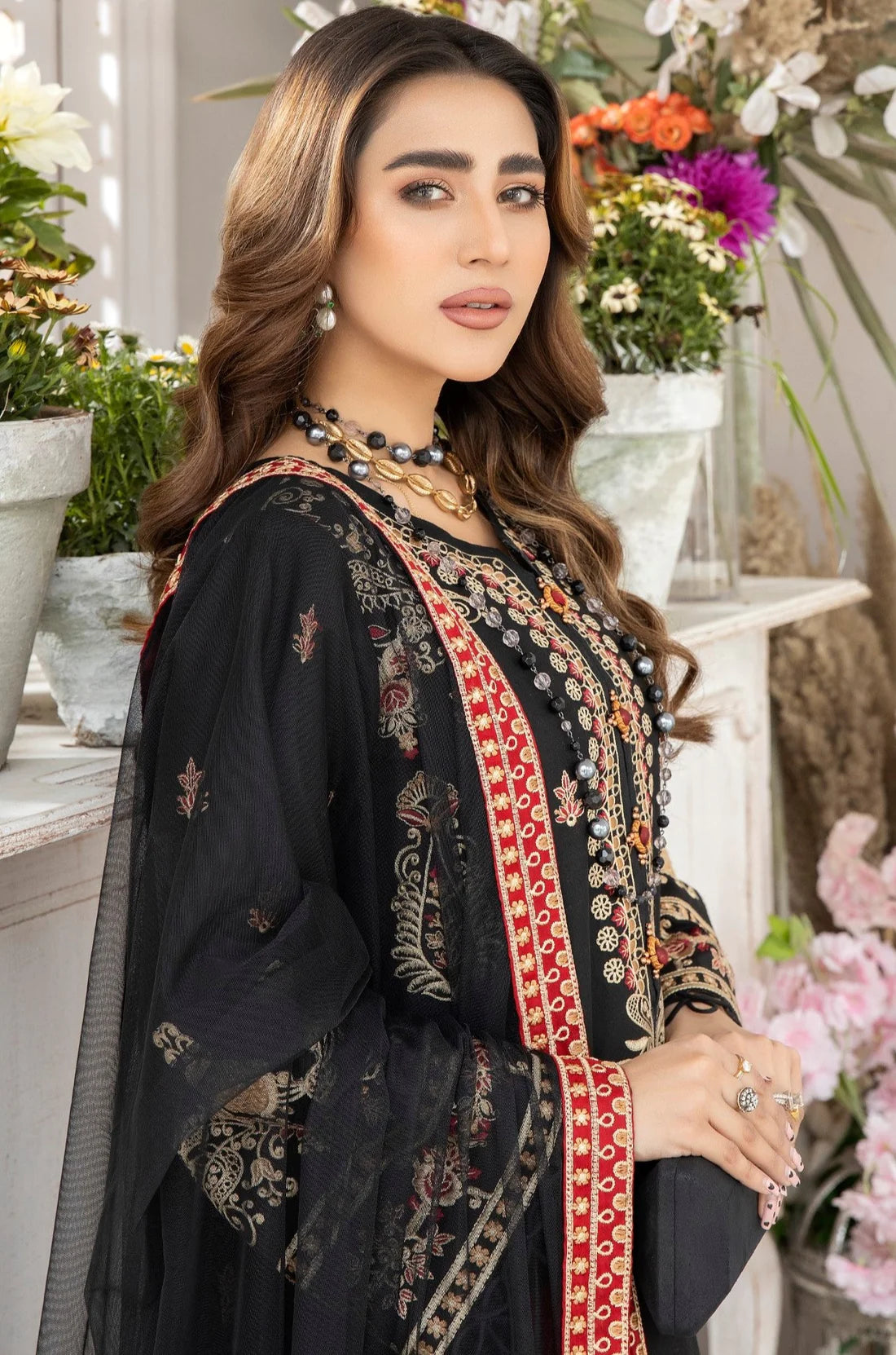 Mohagni | Muntazir Luxury Lawn 24 | AM-05 - Pakistani Clothes for women, in United Kingdom and United States