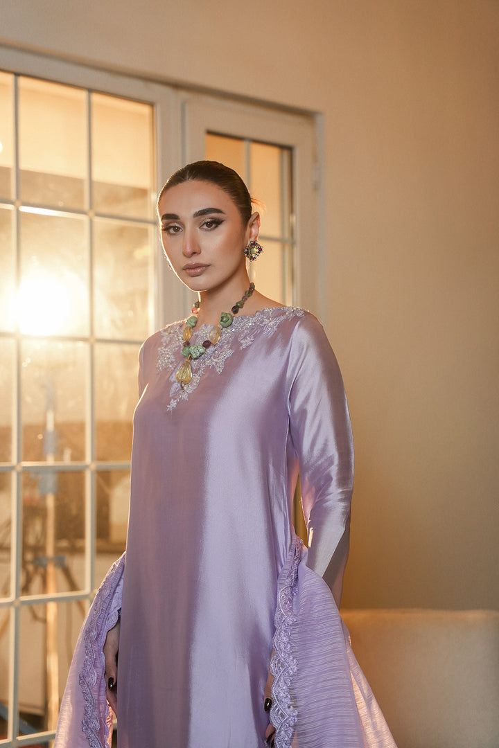 Nilofer Shahid | Verve Summer 24 | Dynamic Diva (3pc)- Verve SS 24 - Hoorain Designer Wear - Pakistani Ladies Branded Stitched Clothes in United Kingdom, United states, CA and Australia
