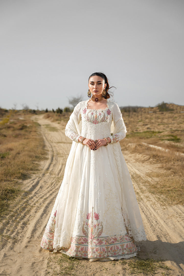 Nilofer Shahid | Verve Summer 24 | Kaira – Verve SS 24 - Hoorain Designer Wear - Pakistani Ladies Branded Stitched Clothes in United Kingdom, United states, CA and Australia