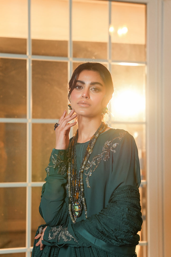 Nilofer Shahid | Verve Summer 24 | Sassy Spirit (3pc) – Verve SS 24 - Hoorain Designer Wear - Pakistani Ladies Branded Stitched Clothes in United Kingdom, United states, CA and Australia