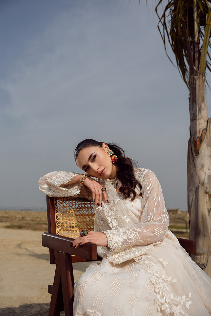 Nilofer Shahid | Verve Summer 24 | Anastasia (3pc) – Verve SS 24 - Hoorain Designer Wear - Pakistani Ladies Branded Stitched Clothes in United Kingdom, United states, CA and Australia