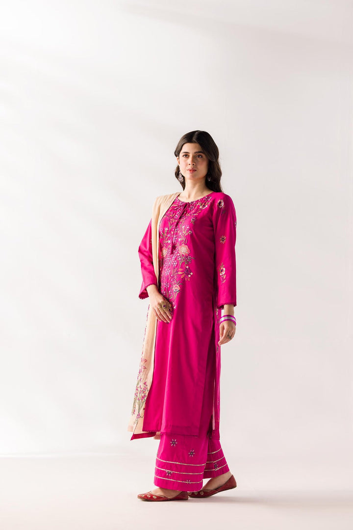 Taanabaana | Mem Saab Collection | M3252 - Hoorain Designer Wear - Pakistani Designer Clothes for women, in United Kingdom, United states, CA and Australia