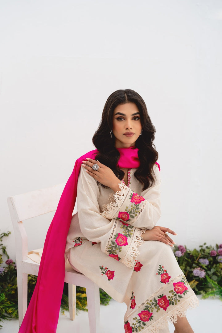 Vintage | Eid Edit 24 | Aiza - Hoorain Designer Wear - Pakistani Ladies Branded Stitched Clothes in United Kingdom, United states, CA and Australia