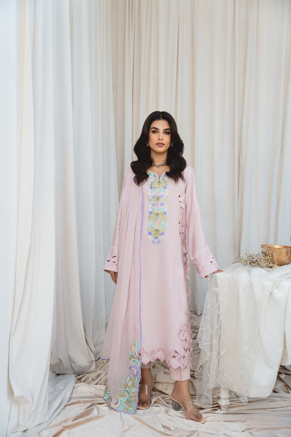 Vintage | Eid Edit 24 | Zeenat - Hoorain Designer Wear - Pakistani Ladies Branded Stitched Clothes in United Kingdom, United states, CA and Australia