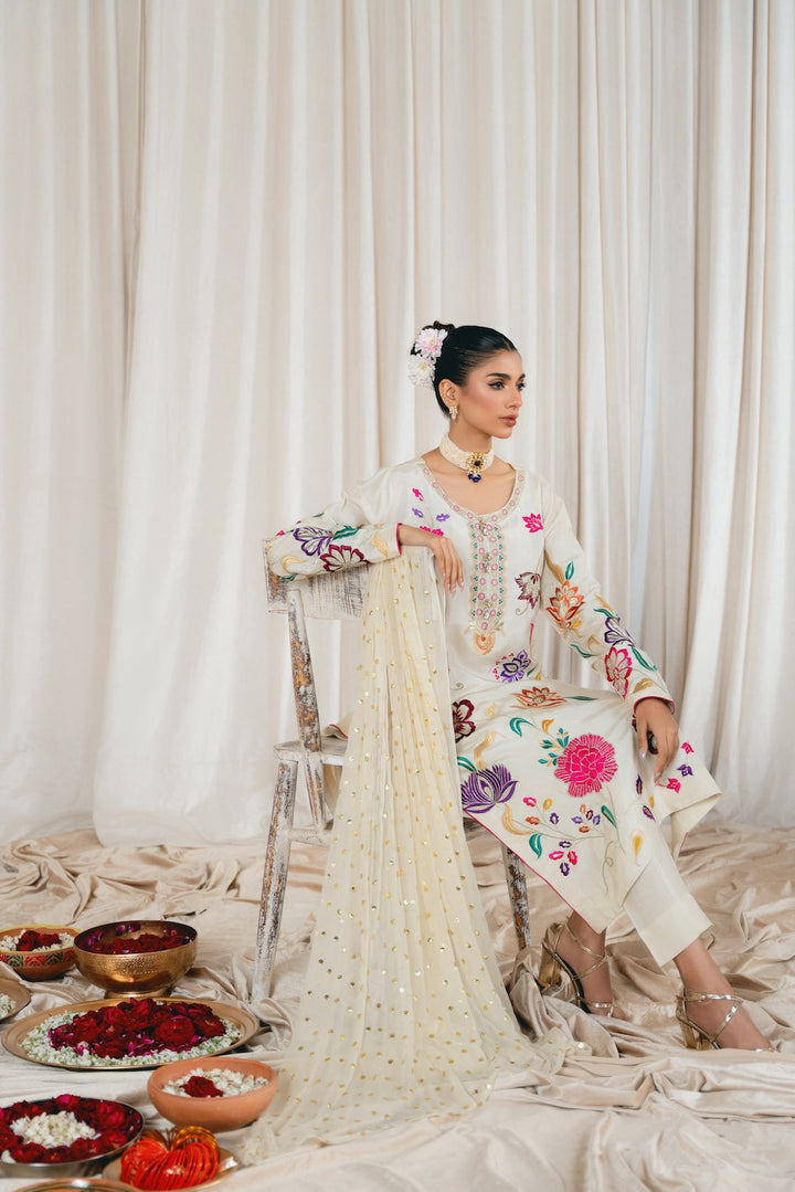 Vintage | Eid Edit 24 | Alisha - Hoorain Designer Wear - Pakistani Designer Clothes for women, in United Kingdom, United states, CA and Australia