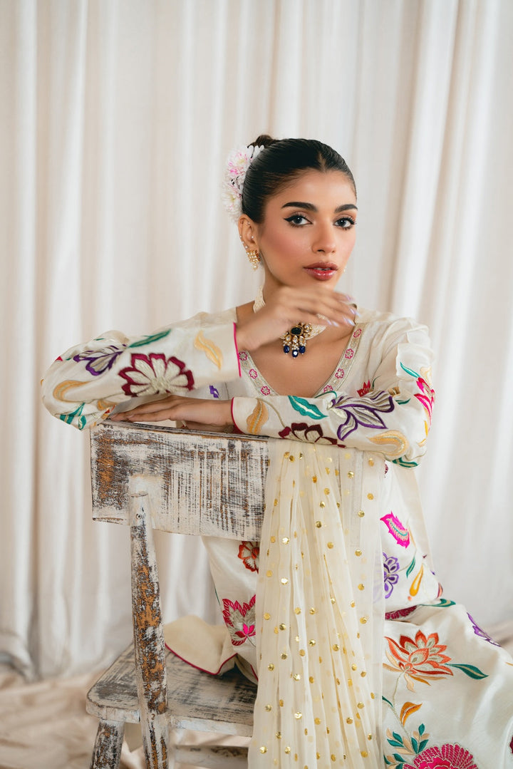 Vintage | Eid Edit 24 | Alisha - Hoorain Designer Wear - Pakistani Ladies Branded Stitched Clothes in United Kingdom, United states, CA and Australia